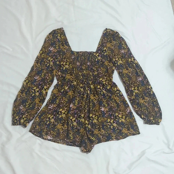 Urban Outfitters Paulina Floral Square Neck Romper, Color Black/Yellow Size SP - Picture 3 of 15
